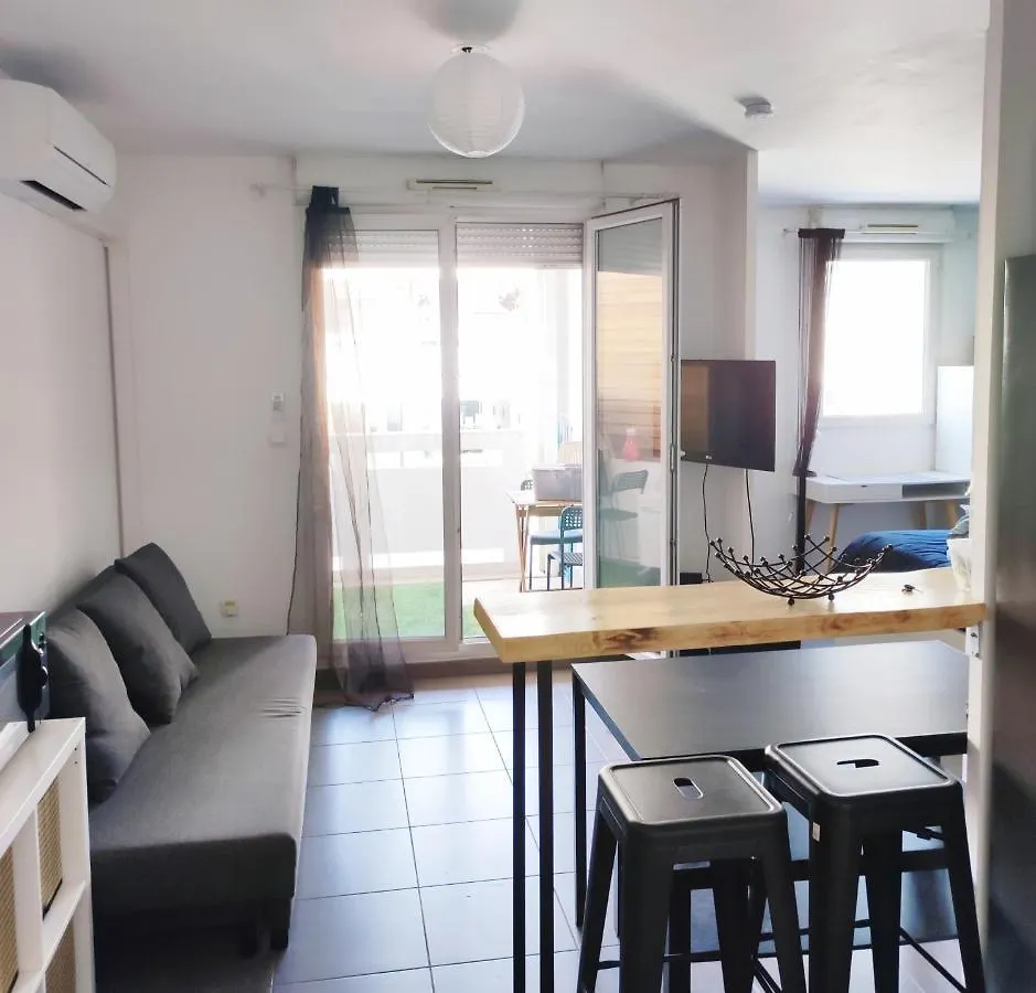 Appartement Grand Studio, Coin Nuit, Piscine, Parking Gratuit à La Ciotat France